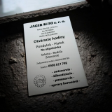 Tabuľa s otváracími hodinami