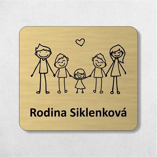 zlatá menovka na dvere rodičia, dvaja synovia a dcérka