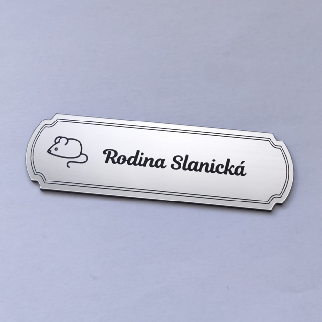 strieborná menovka na dvere Myška s ozdobným rámikom