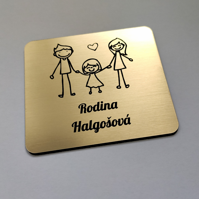 zlatá menovka na dvere rodičia a dcérka