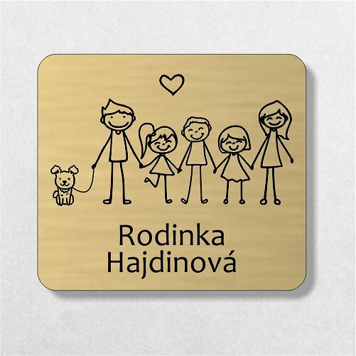 zlatá menovka na dvere rodina s tromi deťmi a psíkom