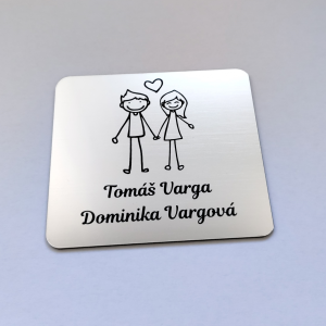 Menovka na dvere muž a žena