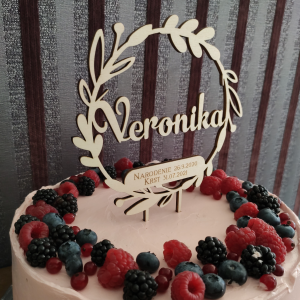 Zápich na tortu s menom – krstinový cake topper s dátumom