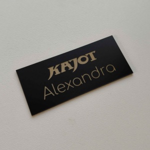 Magnetická menovka na tričko s logom
