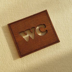 Tabuľka s označením WC