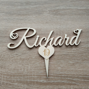 Zápich na tortu s menom – elegantný personalizovaný cake topper